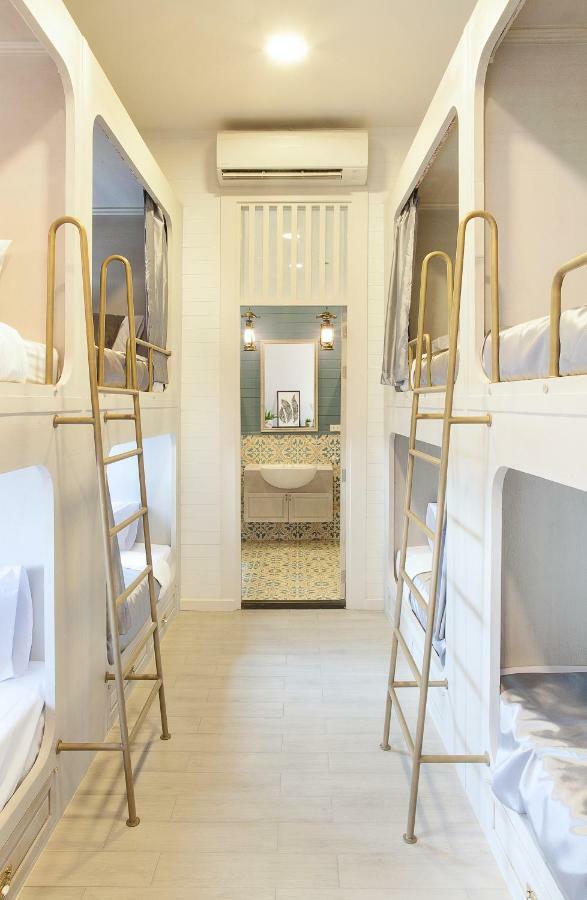 Golden Mountain Hostel *